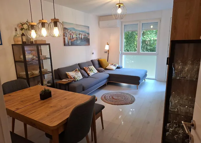 Park Melada Apartment *