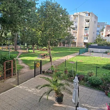 Park Melada *